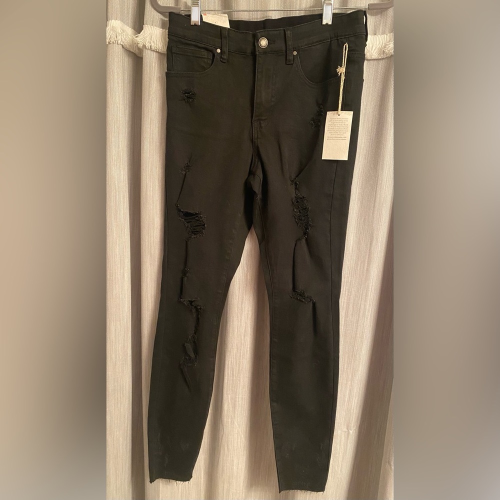 Grace & Lace NWT Distressed Black Jeggings